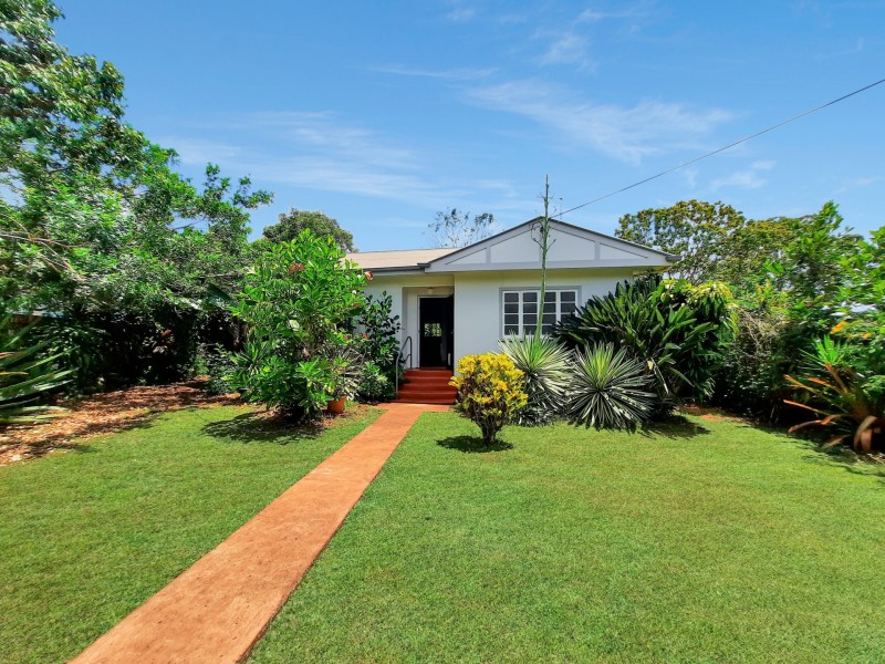 13 Johns Parade, Atherton QLD 4883