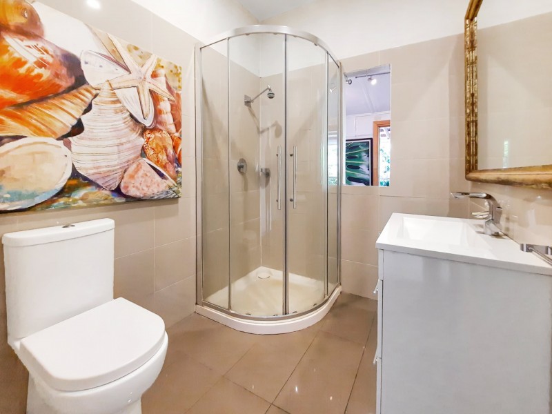 13 Johns Parade, Atherton QLD 4883