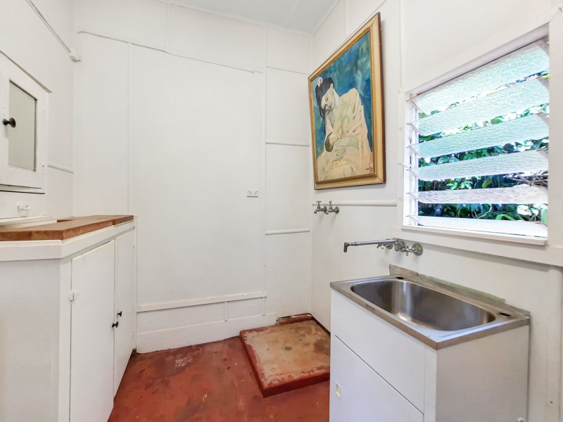 13 Johns Parade, Atherton QLD 4883