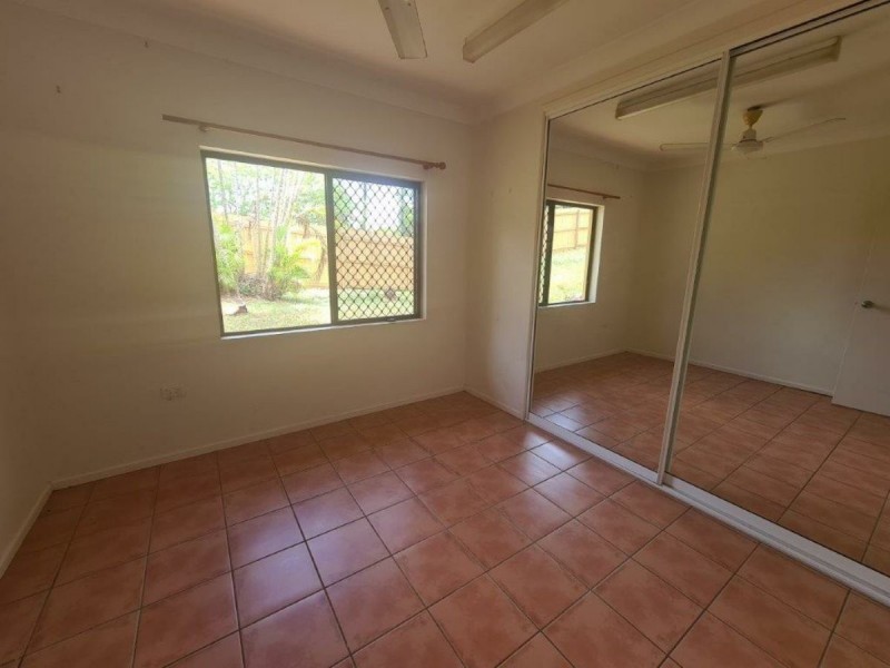 2 McFarlane Drive, Kanimbla QLD 4870