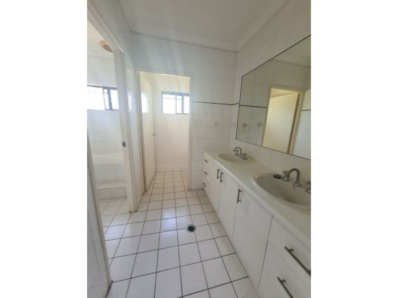 2 McFarlane Drive, Kanimbla QLD 4870