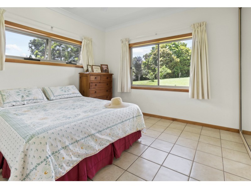 4 Old Boar Pocket Road, Barrine QLD 4872