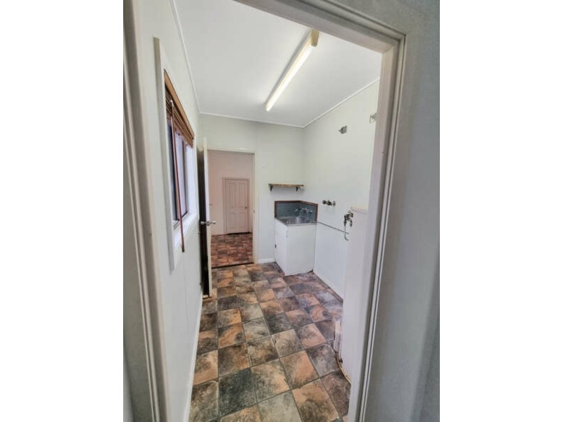 8 Elizabeth Street, Tolga QLD 4882