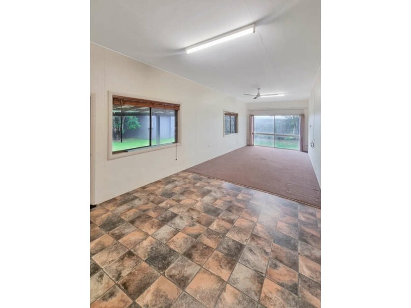 8 Elizabeth Street, Tolga QLD 4882