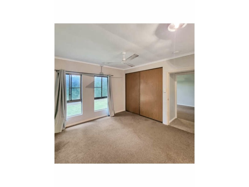 8 Elizabeth Street, Tolga QLD 4882