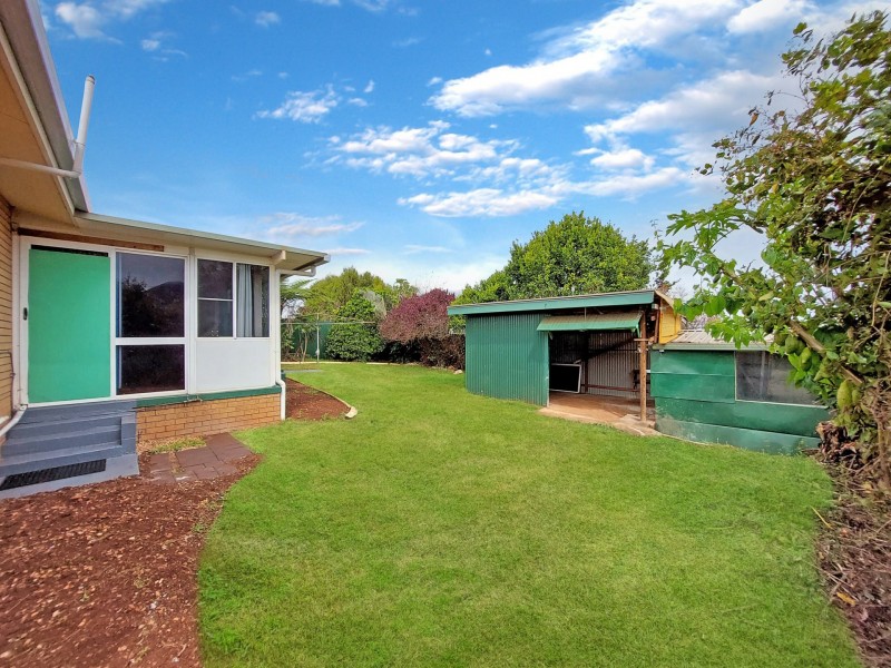 4 Larkin Close, Atherton QLD 4883