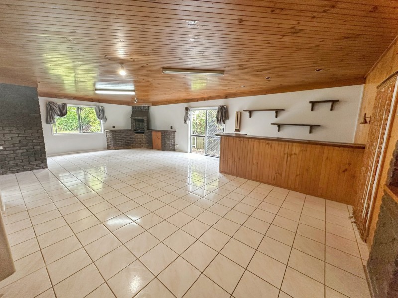 8 Kowinka Street, White Rock QLD 4868
