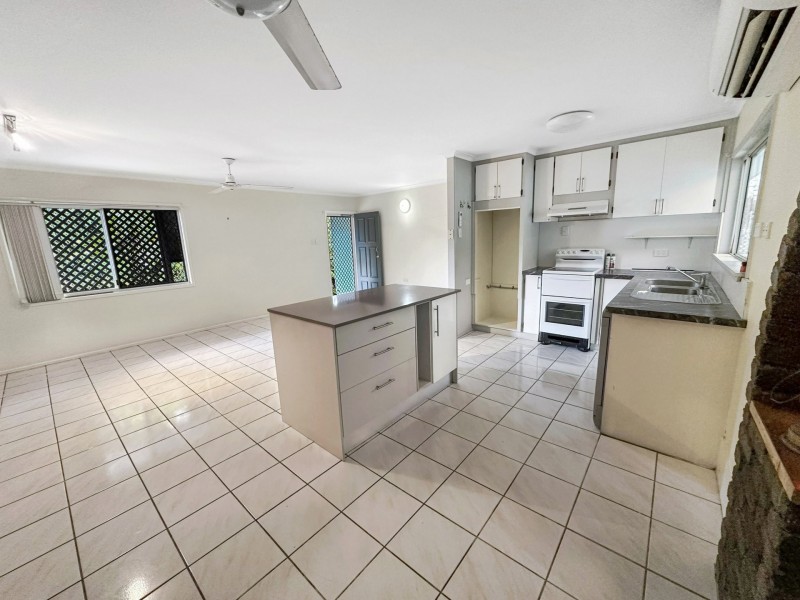 8 Kowinka Street, White Rock QLD 4868