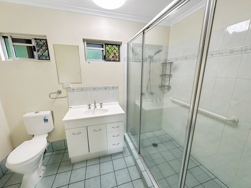 8 Kowinka Street, White Rock QLD 4868
