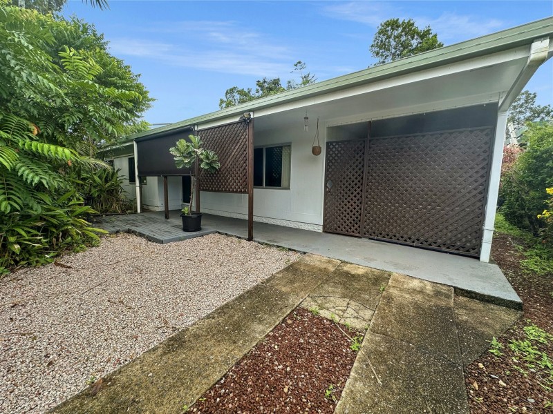 8 Kowinka Street, White Rock QLD 4868