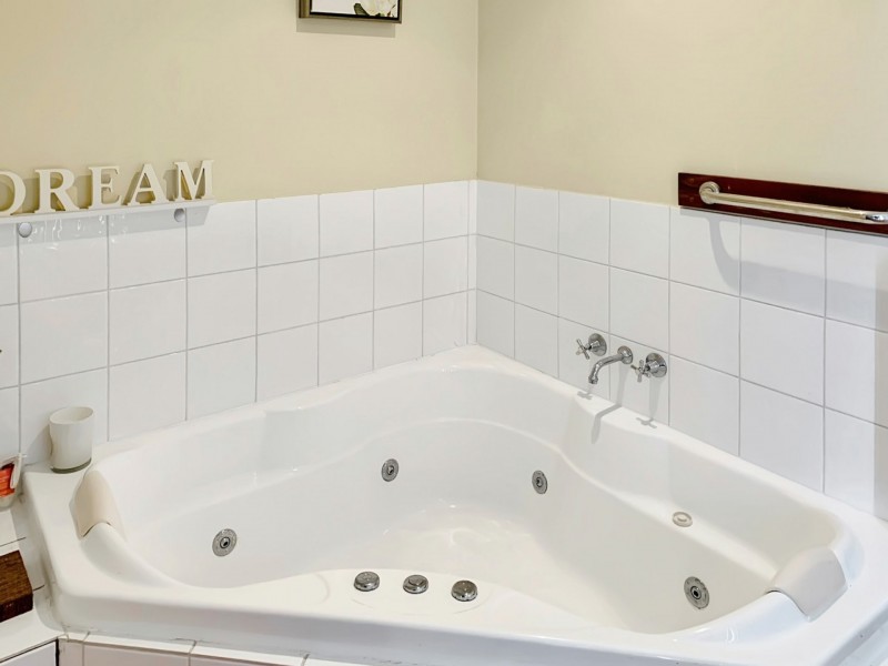 B1/4-28 Tinaroo Falls Dam Road, Tinaroo QLD 4872