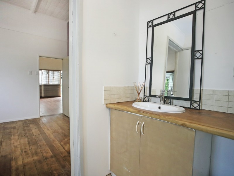 6 Maple Street, Millaa Millaa QLD 4886