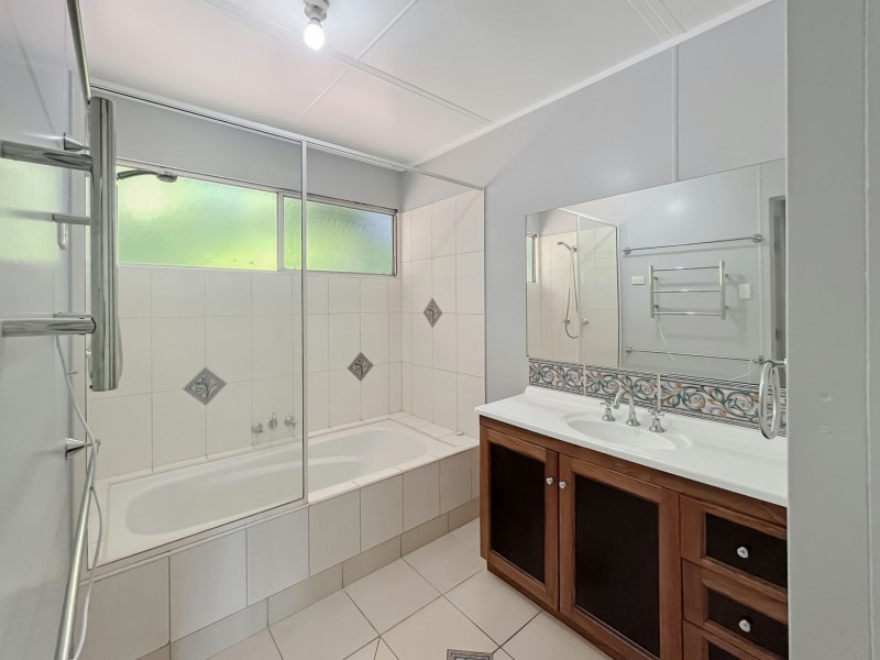 239 Peeramon Road, Peeramon QLD 4885