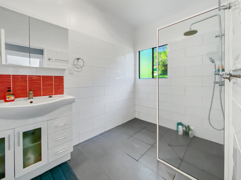 1074 East Evelyn Road, Evelyn QLD 4888