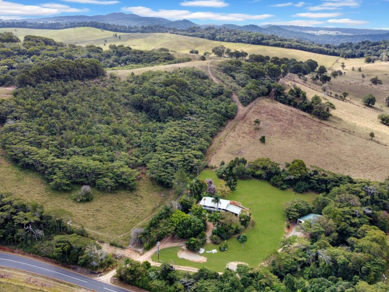 1074 East Evelyn Road, Evelyn QLD 4888