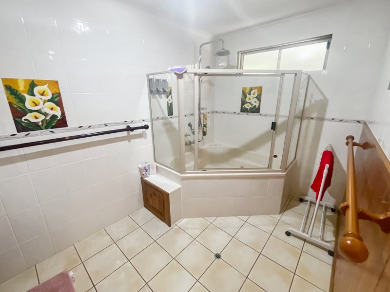 6 Poinsettia Close, Yungaburra QLD 4884