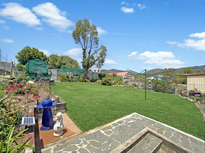 9 Lilian Street, Herberton QLD 4887