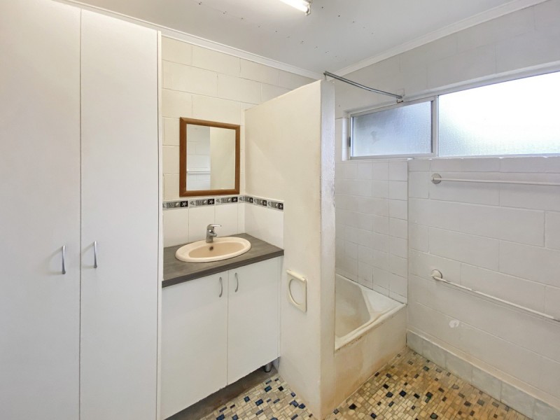33 Main Street, Tolga QLD 4882