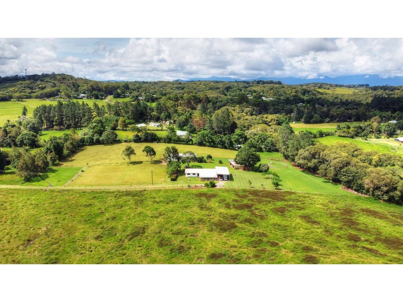 166 McLeish Road, Lake Eacham QLD 4884