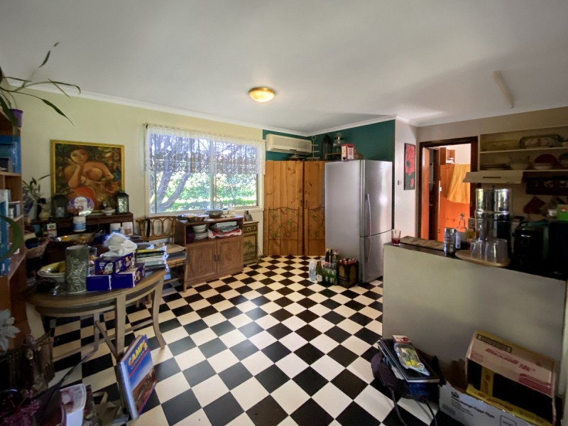 92 Russell Road, Lake Eacham QLD 4884