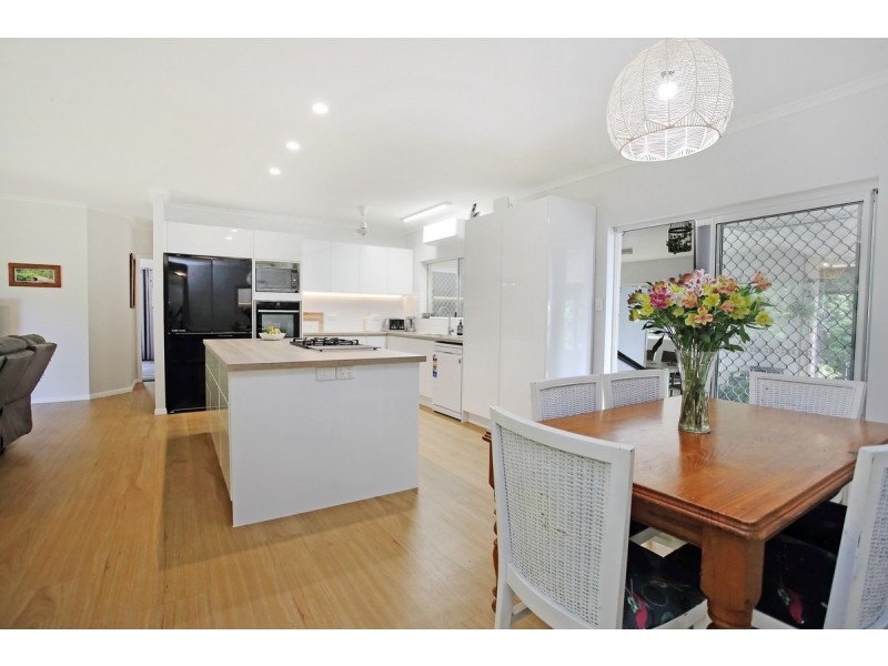18 Geddes Drive, Tolga QLD 4882