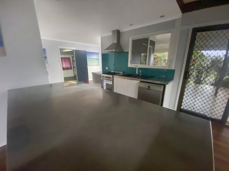 9 Church Street, Tinaroo QLD 4872