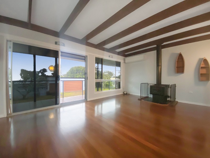 9 Church Street, Tinaroo QLD 4872