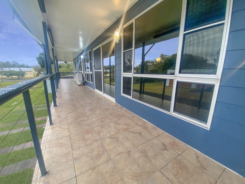 9 Church Street, Tinaroo QLD 4872
