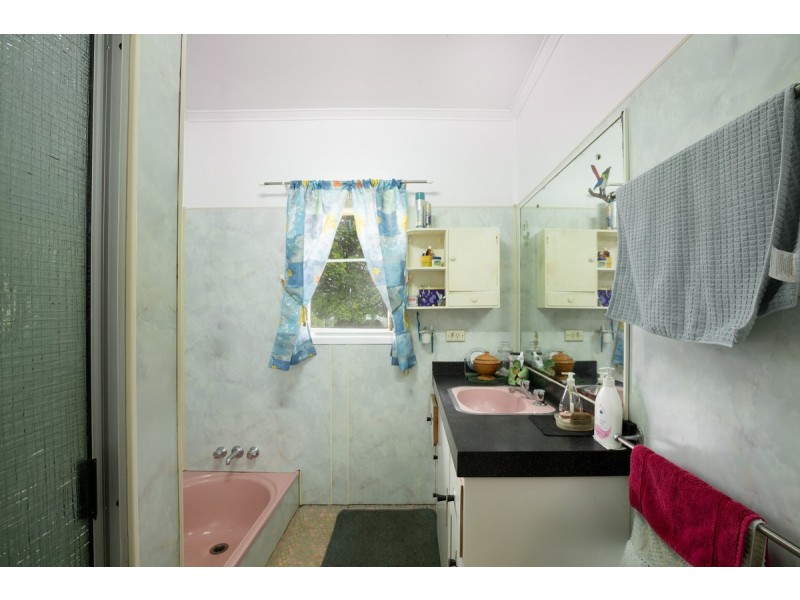 5373 Palmerston Highway, Millaa Millaa QLD 4886