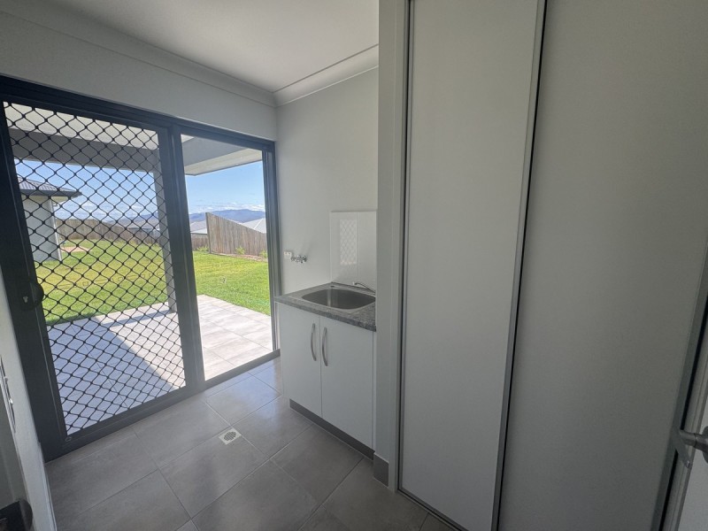 209 Guilfoyle Close, Tolga QLD 4882