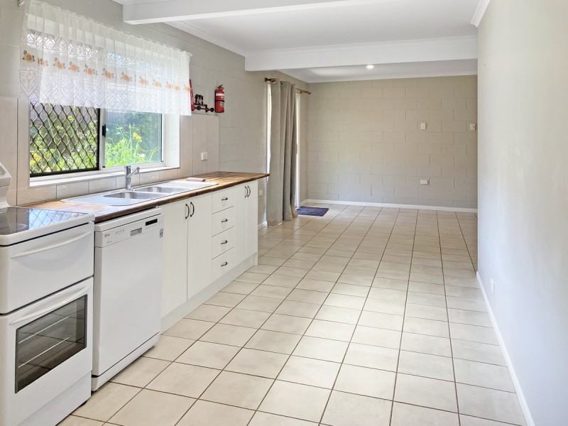 4 Pound Road, Malanda QLD 4885