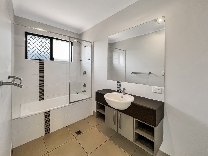 13 Rosenberg Street, Atherton QLD 4883