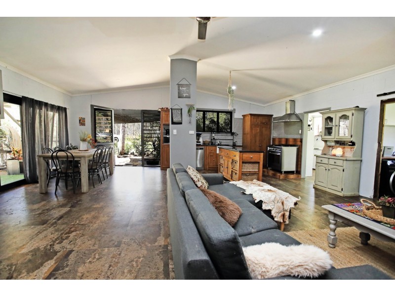 51 Arbouin Road, Kaban QLD 4888