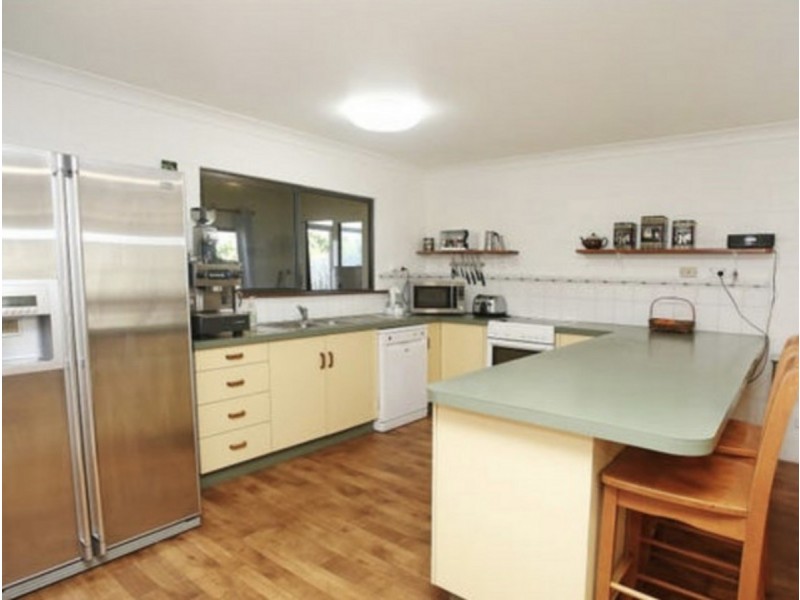 11 Pine Street, Millaa Millaa QLD 4886