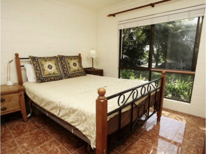 11 Pine Street, Millaa Millaa QLD 4886