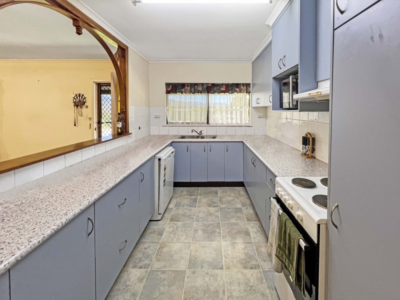 2 Centenary Drive, Atherton QLD 4883