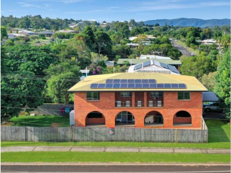 2/2 Armstrong Street, Atherton QLD 4883