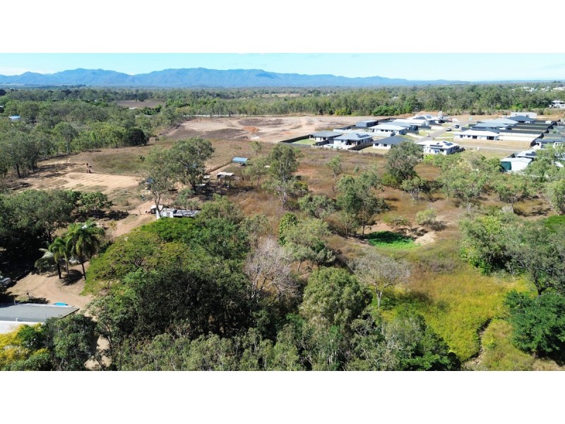 30 Peters Street, Mareeba QLD 4880