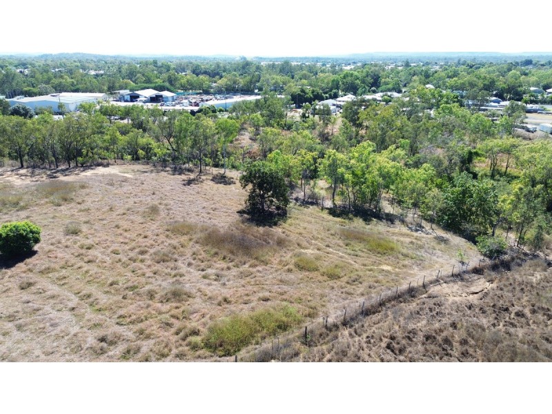 30 Peters Street, Mareeba QLD 4880