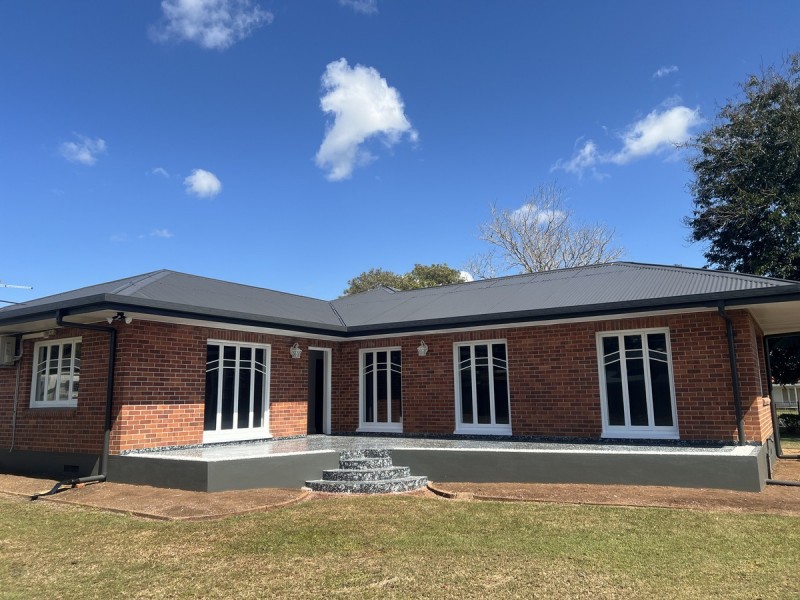 303B Byrnes Street, Mareeba QLD 4880