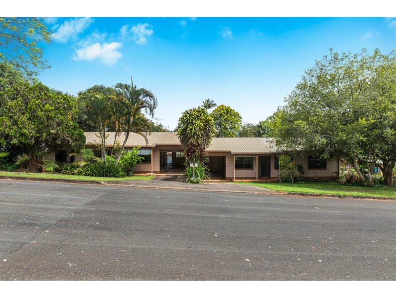 1-2 Crown Close, Malanda QLD 4885