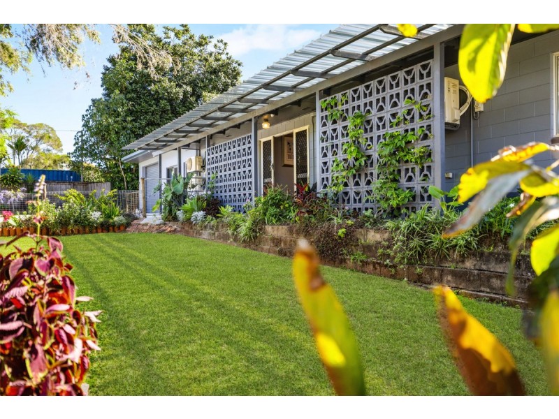 6 Poinsettia Close, Yungaburra QLD 4884