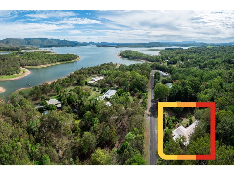 9-11 Lakeside Drive, Tinaroo QLD 4872