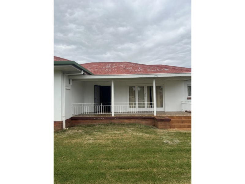 300 Byrnes Street, Mareeba QLD 4880