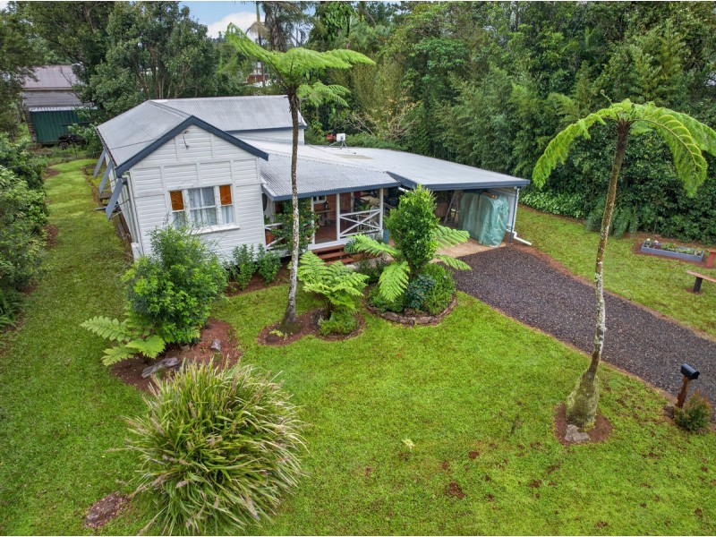 11 Oak Street, Millaa Millaa QLD 4886