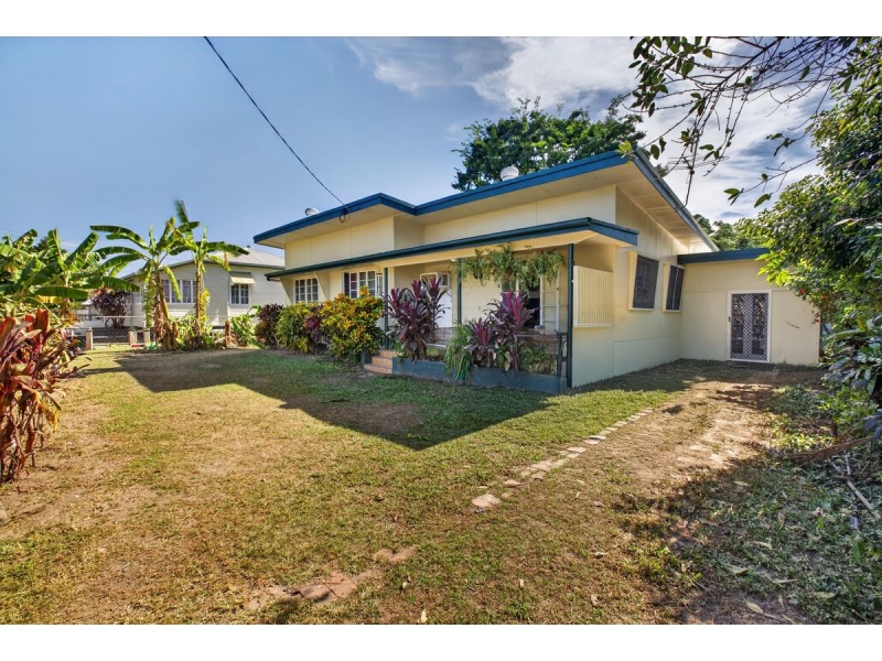 18 Starcke Street, Mareeba QLD 4880