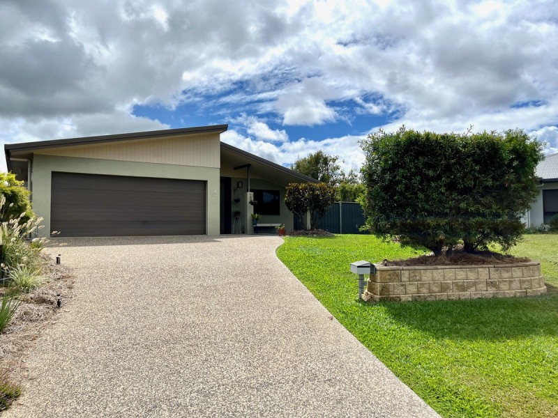 11 Frigate Close, Mareeba QLD 4880