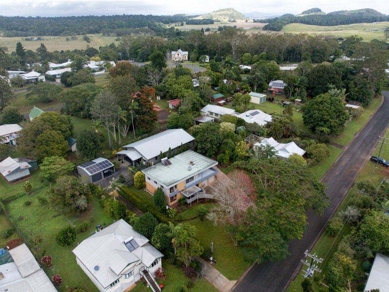 8 Roseblade Street, Yungaburra QLD 4884