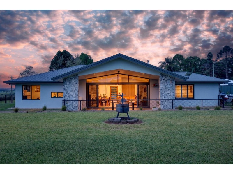2 Tucker Street, Atherton QLD 4883
