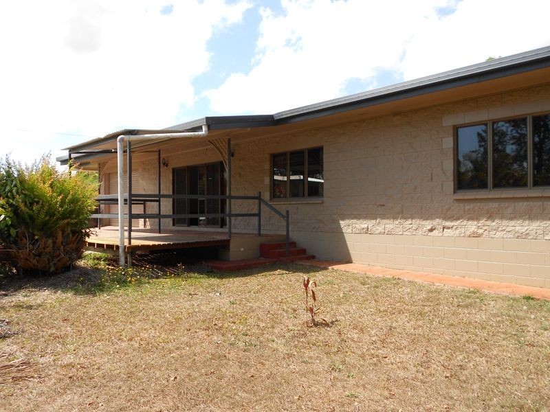 10 Poinsettia Street, Yungaburra QLD 4884